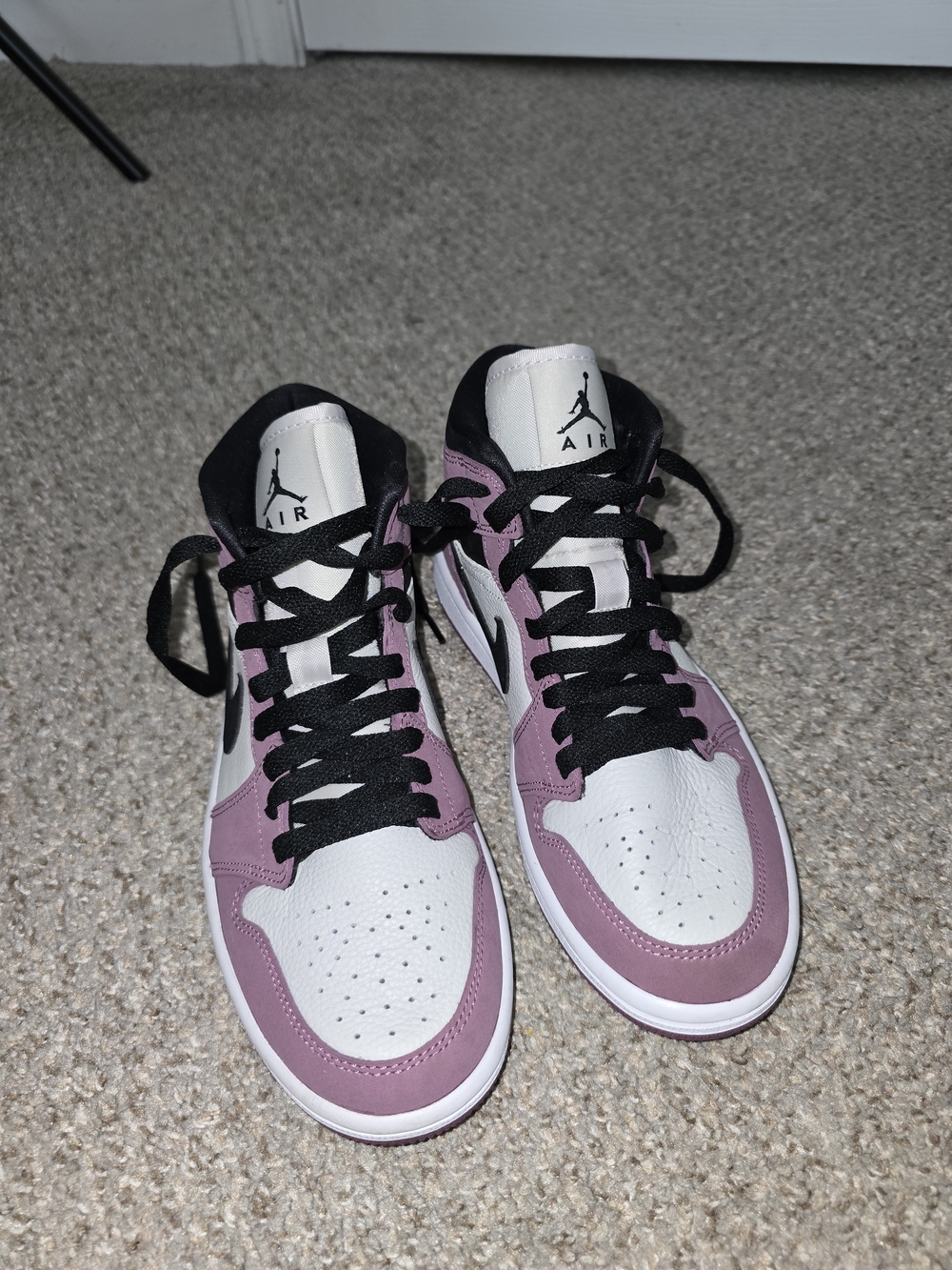 Nike Air Jordan 1 Mid SE Women's High-Top Sneakers In Light Mulberry Size 6.5 - Picture 2 of 10